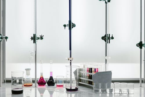 手性藥物雜質(zhì)的拆分與分析方法研究